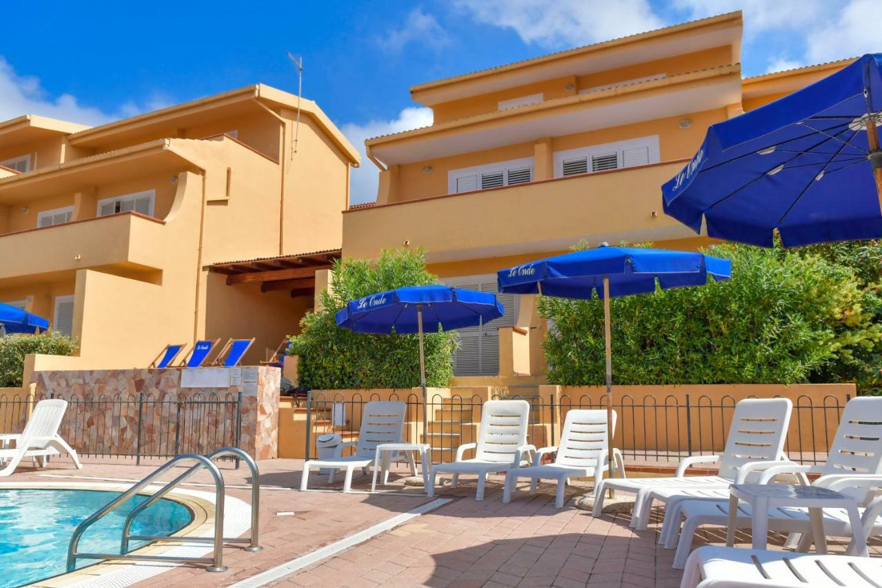 Residence Le Onde Badesi Exterior foto